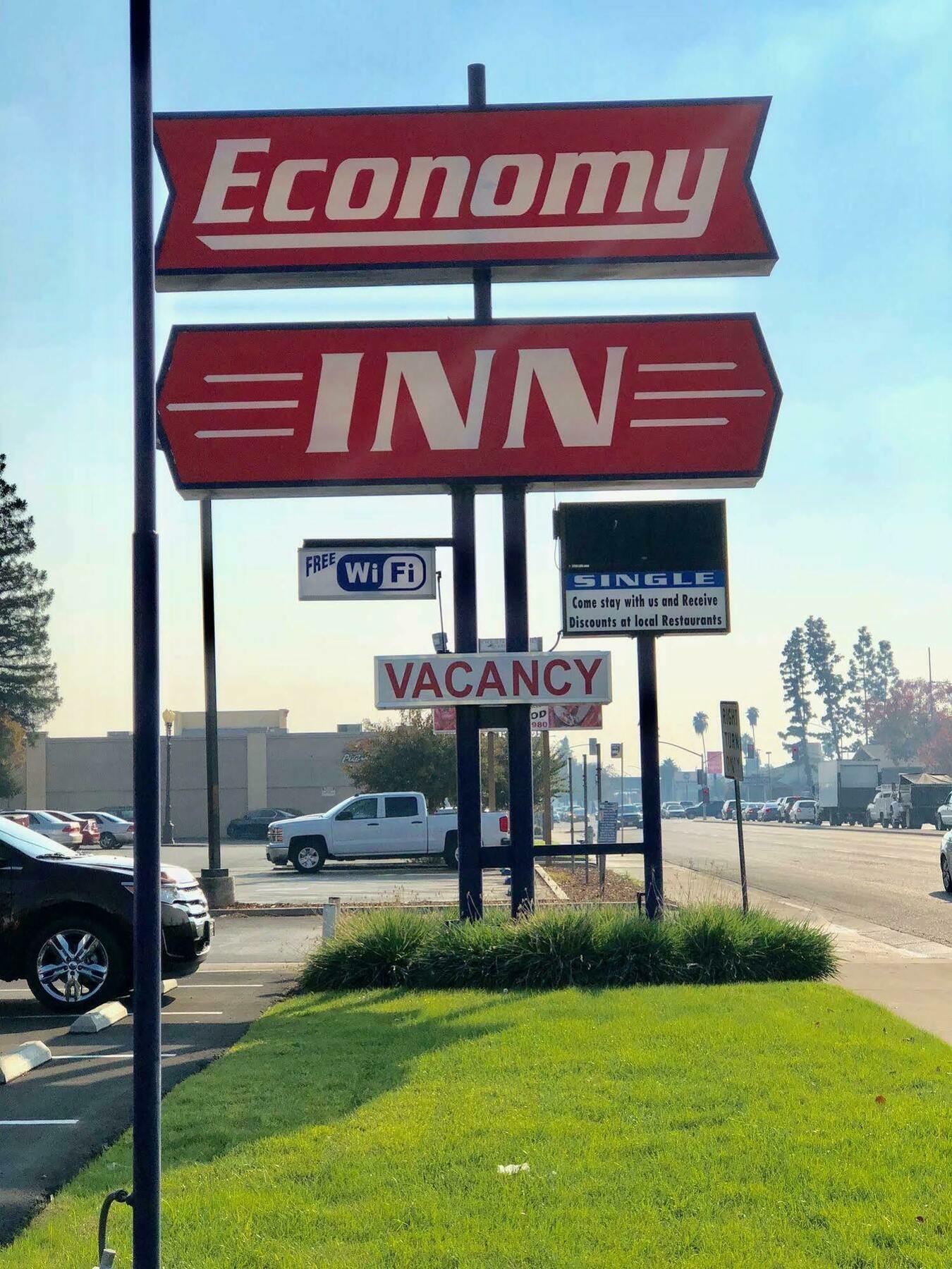 Economy Inn Fresno Ngoại thất bức ảnh