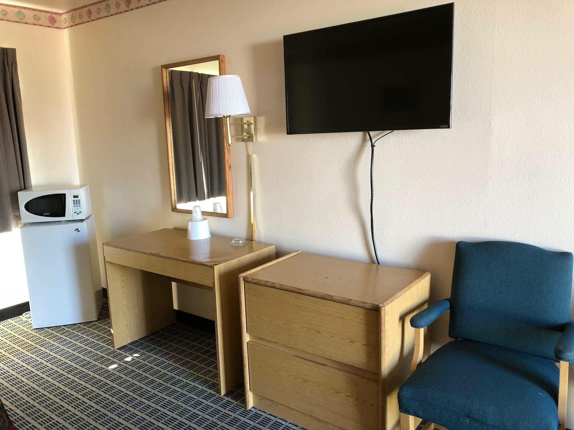 Economy Inn Fresno Ngoại thất bức ảnh