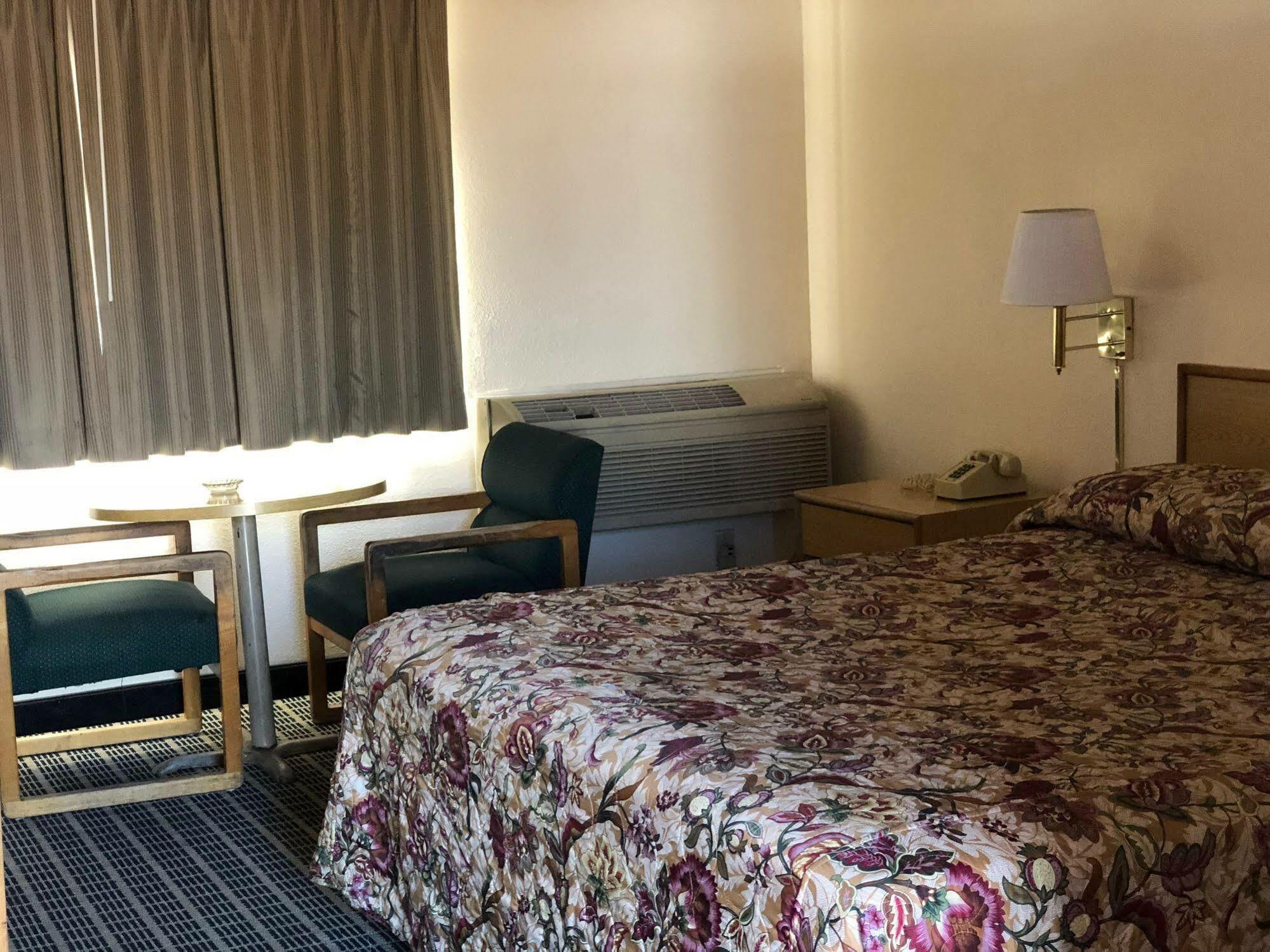 Economy Inn Fresno Ngoại thất bức ảnh